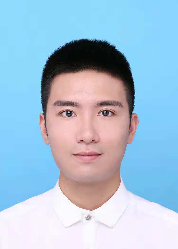 何铭茵