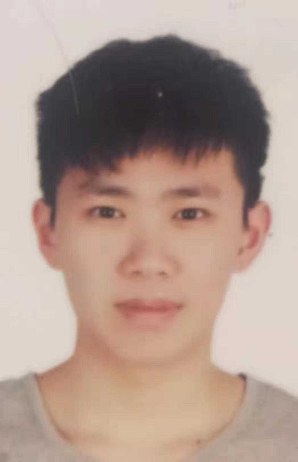 何钧哲